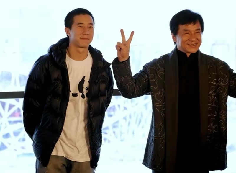 成龙跟他哥相认,成龙与哥哥相认完整版