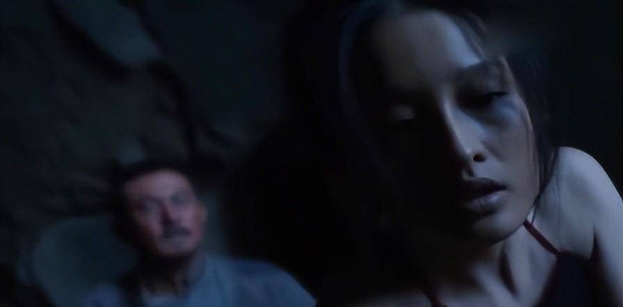 四川一女子遭公公强奸六年，丈夫问：为何一次不反抗一次不报警!