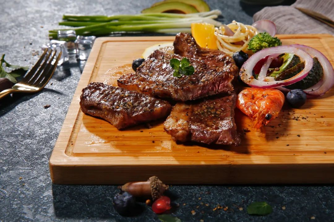 吃猪肉还是吃羊肉好,吃猪肉还是牛肉营养好