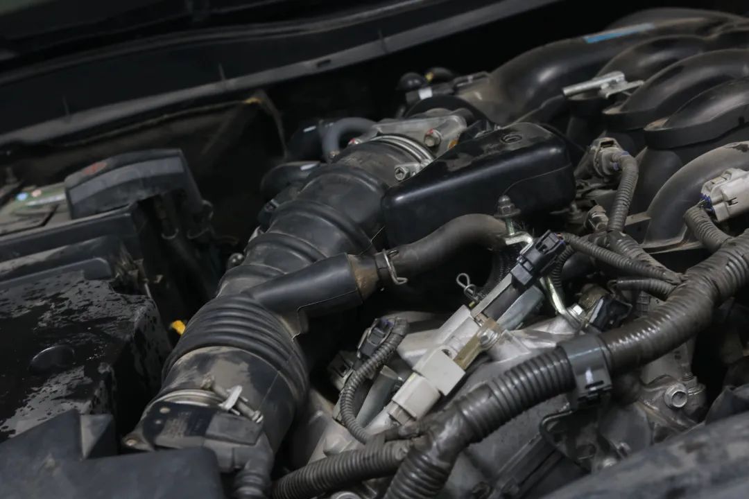 老皇冠全车翻新整备50000元,12代皇冠二手翻新要多少钱