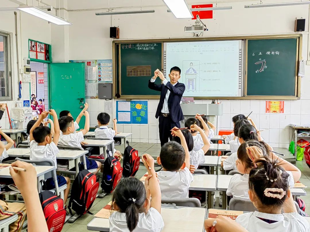 石碣四海学校和碣识学校哪个好,东莞石碣四海学校2018级