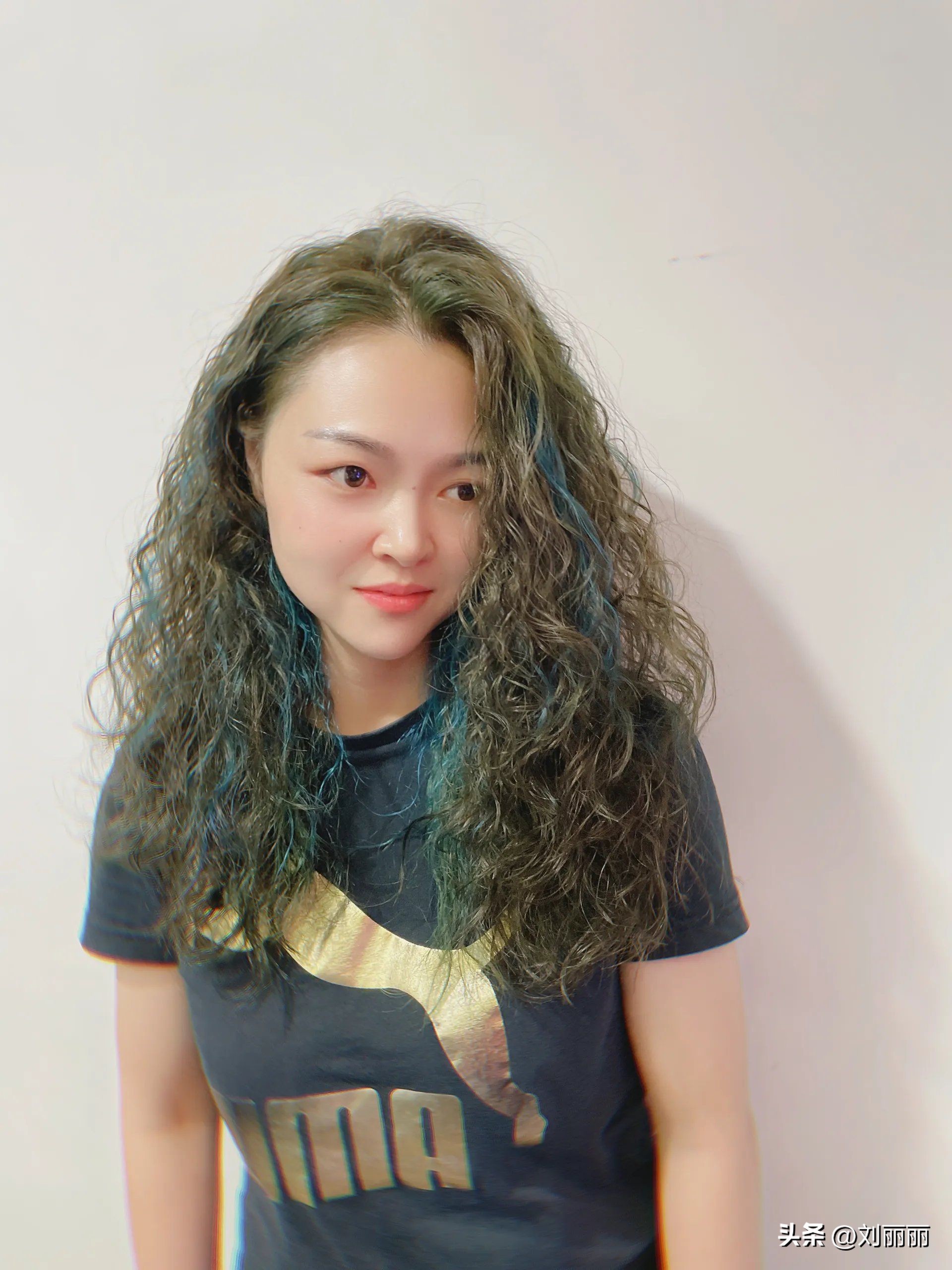 波波头挑染造型怎么搭配,减龄波波头烫发发型