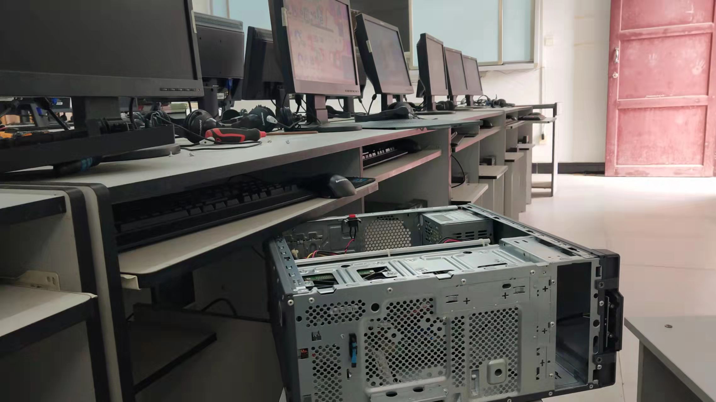 上门维修2台电脑价钱,维修一台电脑的费用