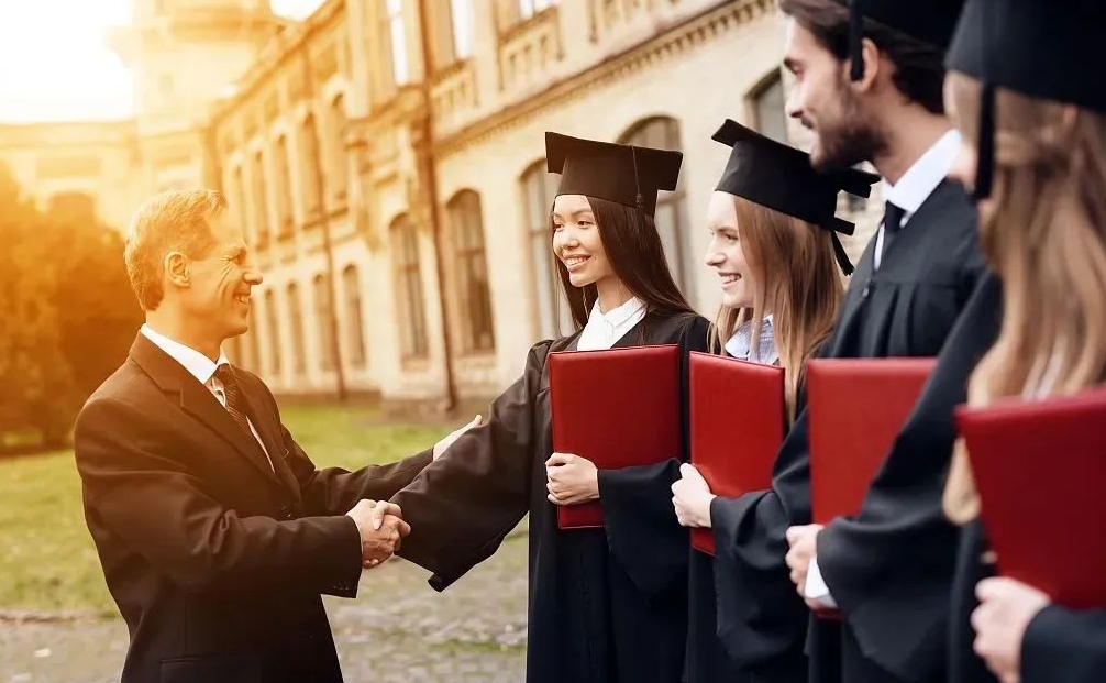 国外哪些大学申请博士比较容易,国外读博士怎么申请