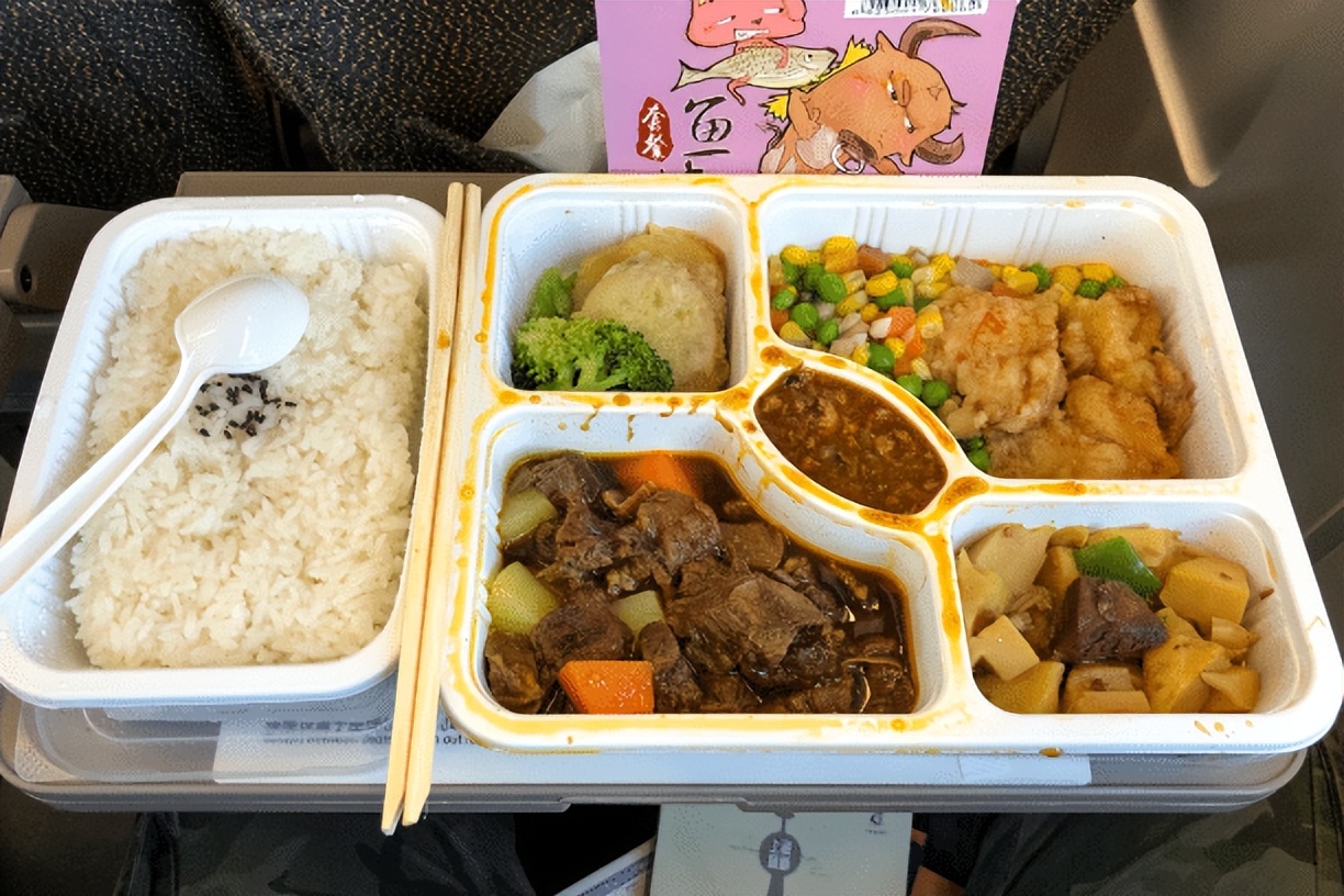 高铁盒饭真的很难吃吗,高铁盒饭68元贵吗