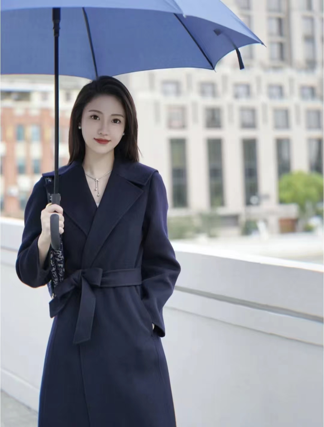 白色大衣里面搭配什么颜色显高级,17-20岁女气质大衣