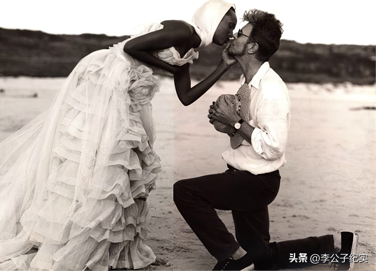 双性恋摇滚巨星：与超模跨越生死相恋，离世后全球轰动首相悼念