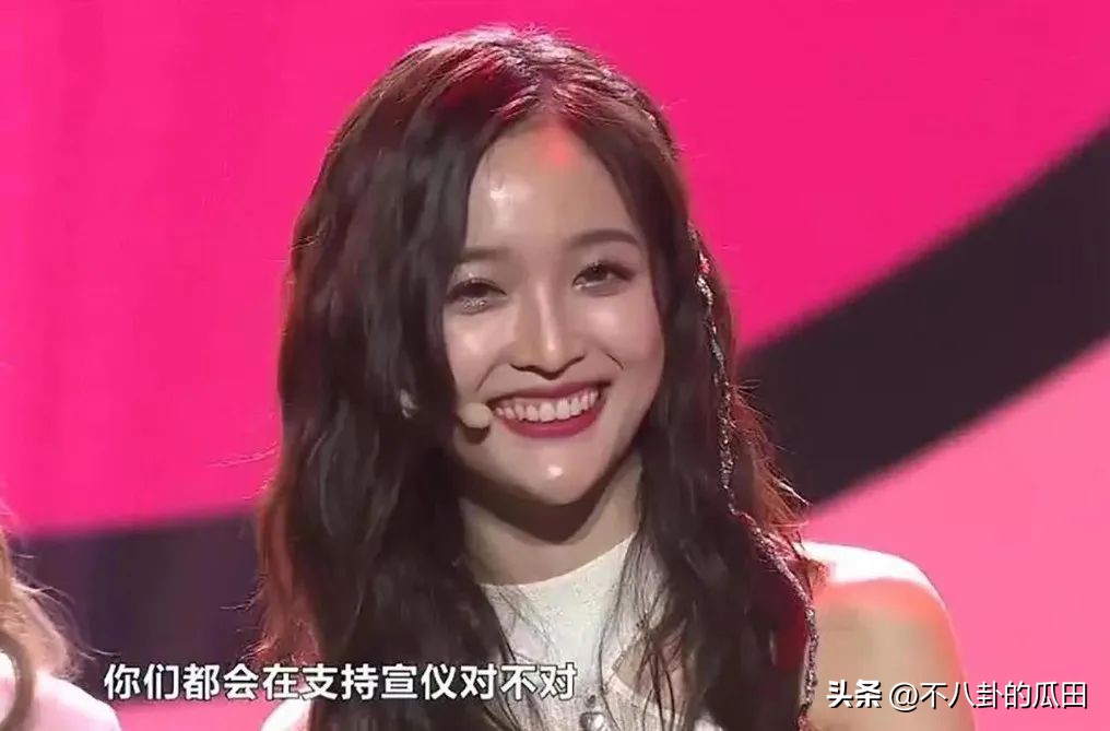 蔡徐坤下巴太尖惹争议图片,蔡徐坤下巴是假体吗