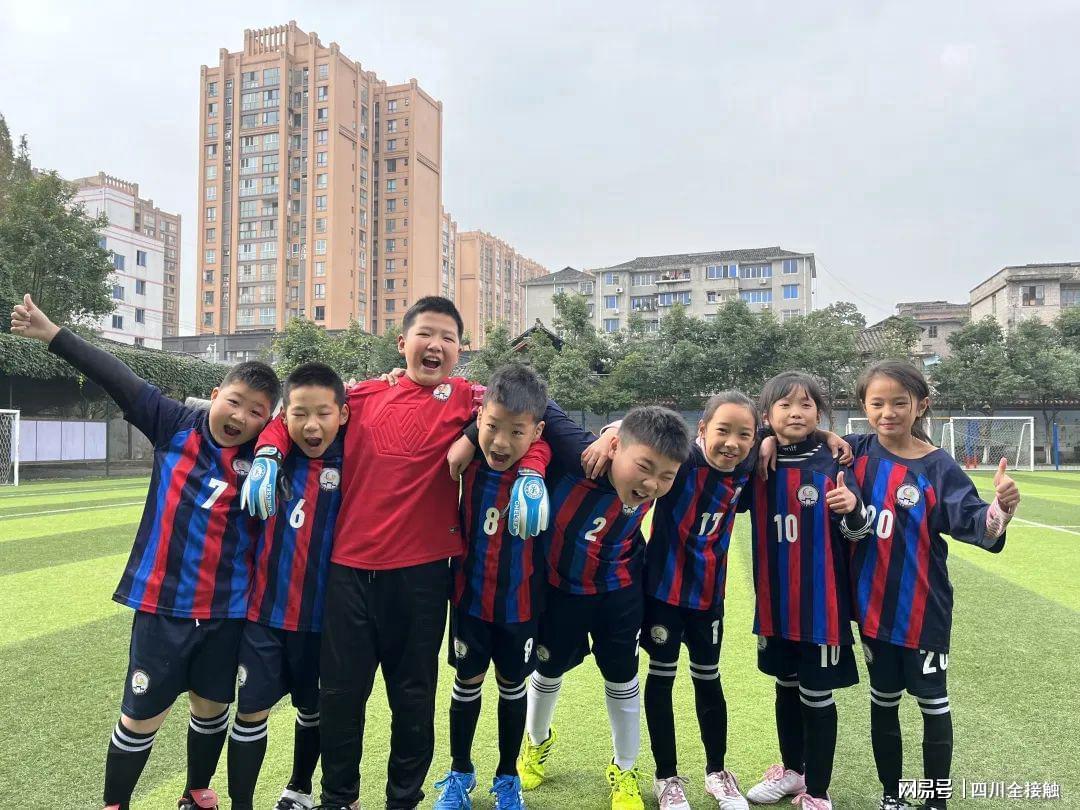 少年展风采运动向未来,足球少年风采展