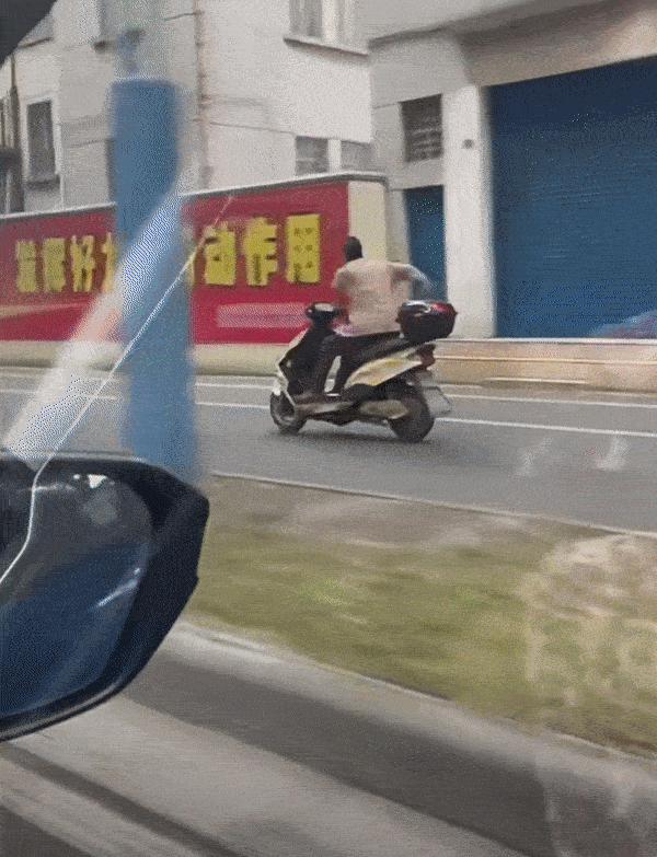 “车间女孩约我去她宿舍玩，这时候应该干点什么？”哈哈哈