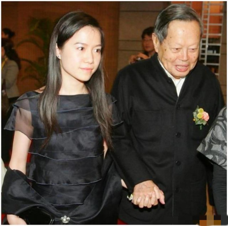 翁帆和杨振宁结婚二十年后的年龄,杨振宁和翁帆已经结婚几年了