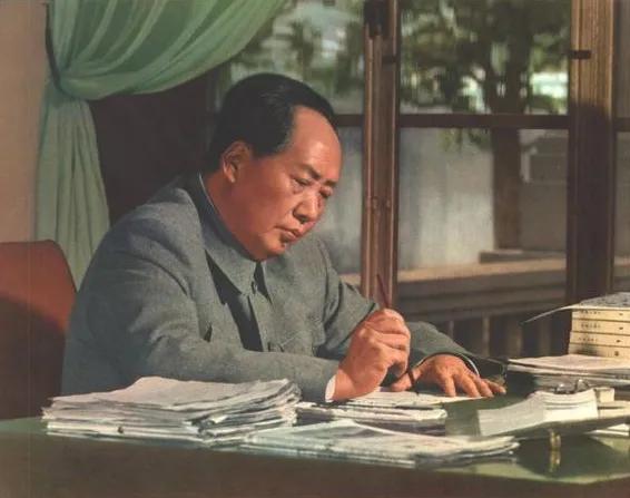 1952年，毛主席和周总理是怎样带领大家消灭资本家的“五毒”的