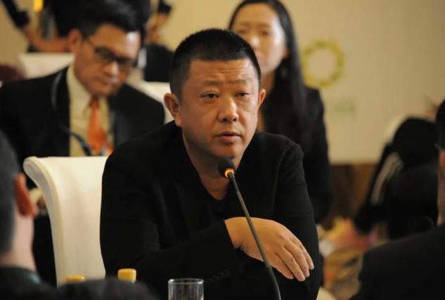 一个女孩从服务员到月入2万,从一个服务员到现在身价百万的她