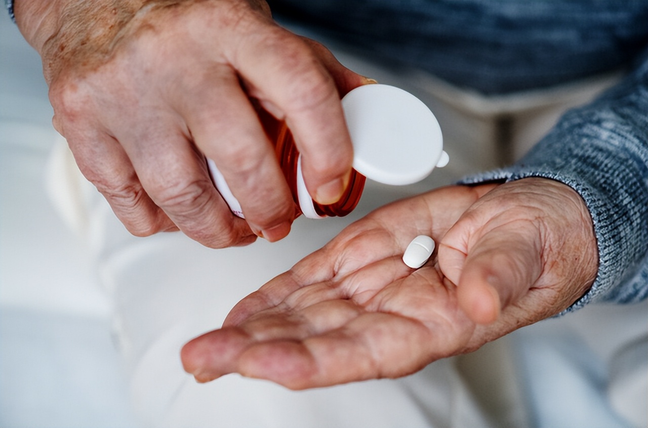 两大抗生素“阿莫西林”和“头孢”,它们有何区别?你清楚吗?