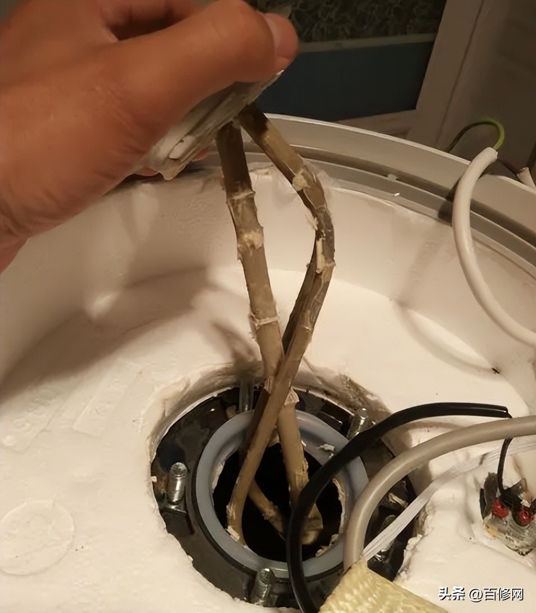 热水器绿灯亮红灯不亮不加热,热水器不加热显示屏不亮怎么回事