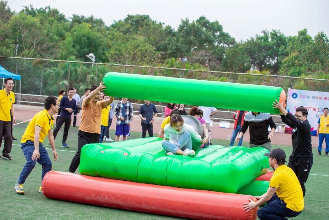 团建趣味飞机游戏怎么玩,趣游研学营