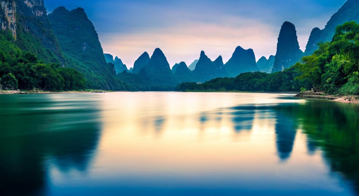 办公室电脑桌布置招财,增加财运的办公桌布置