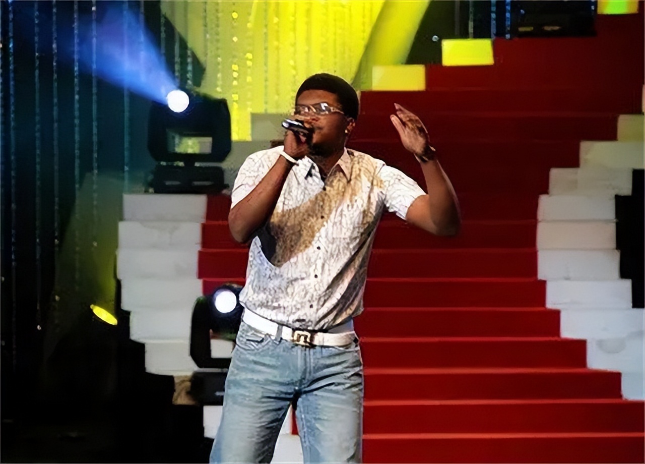 黑人歌手好弟近况：走红后迎娶中国姑娘，今36岁仍未取得中国绿卡