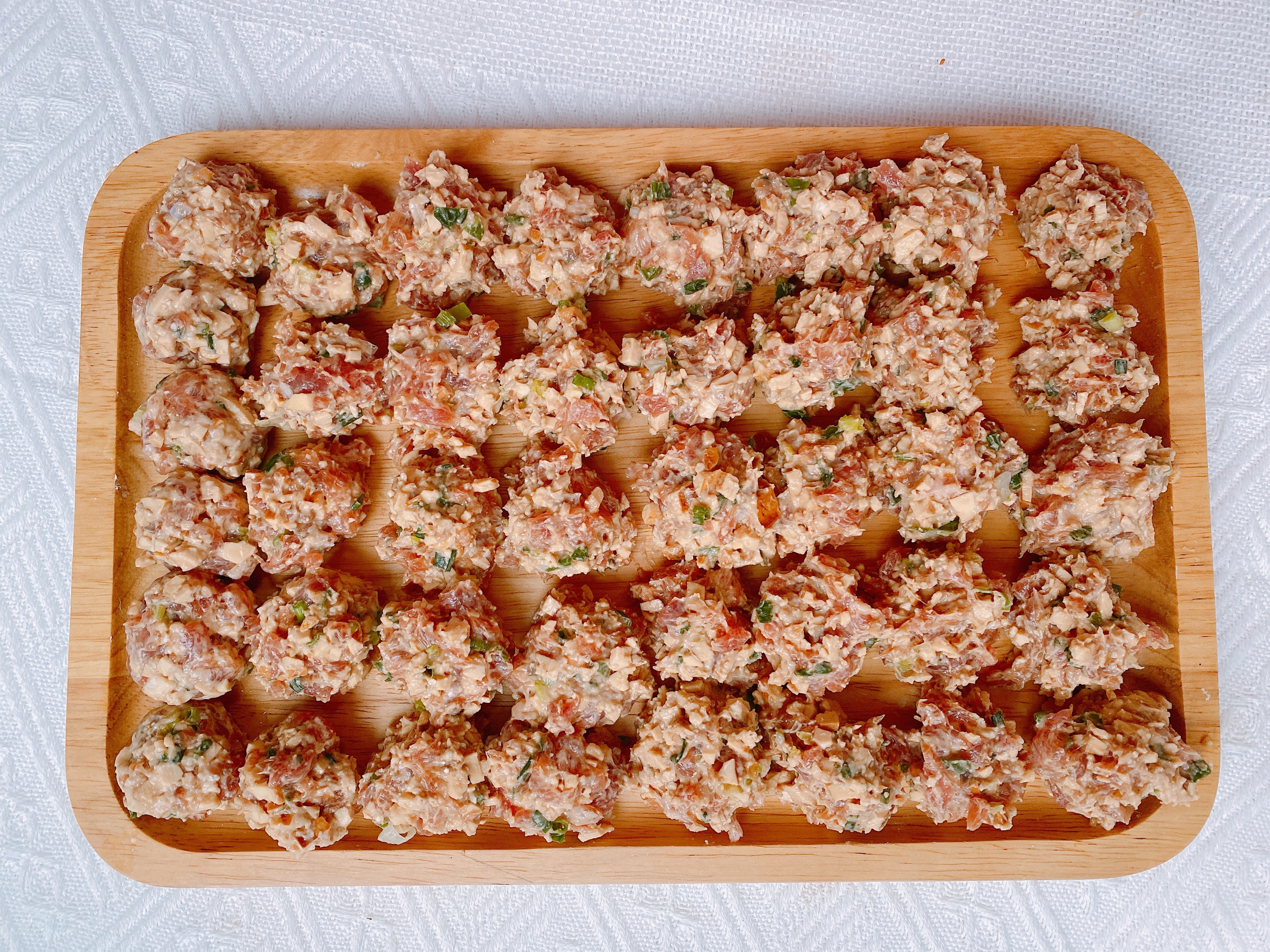 炸肉丸子放淀粉还是放面粉,过年炸肉丸子做法