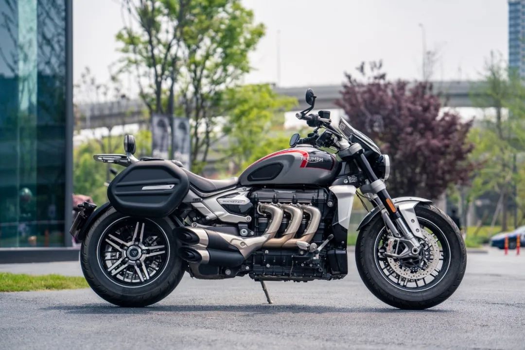 凯旋火箭3优缺点,火箭凯旋3新款试驾