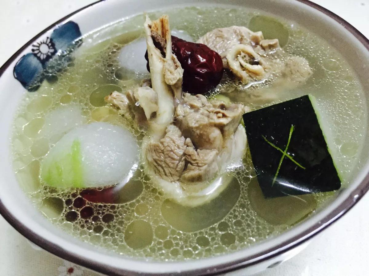 夏天冬瓜煲鸭汤的做法,适合夏天喝的冬瓜素汤