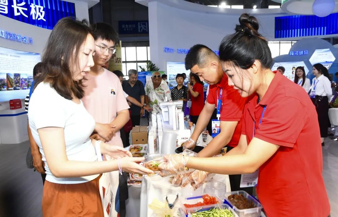 鎶㈠厛鎺㈢濂ョ壒鑾辨柉,鎶㈠厛鎺㈠崠鍦哄畬鏁寸増