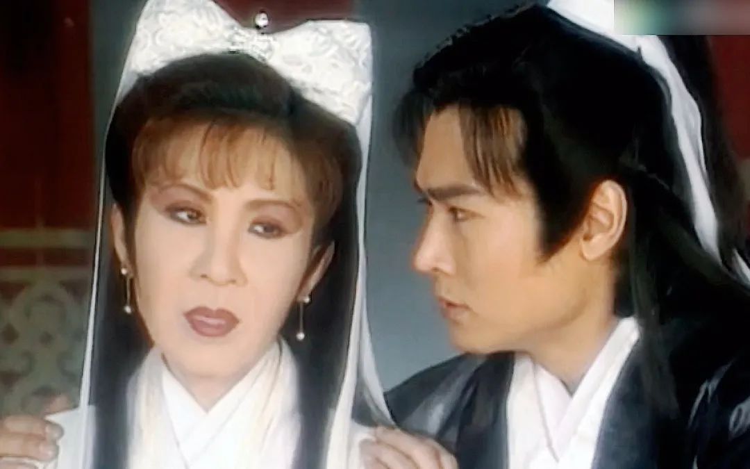 50岁大妈和小鲜肉演亲密戏，斥巨资加镜头，被骂20年，冤枉她了？