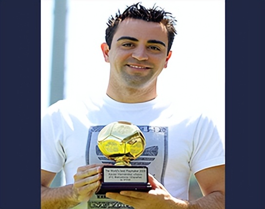 iffhs最佳球员奖,哈维和梅西中场谁厉害