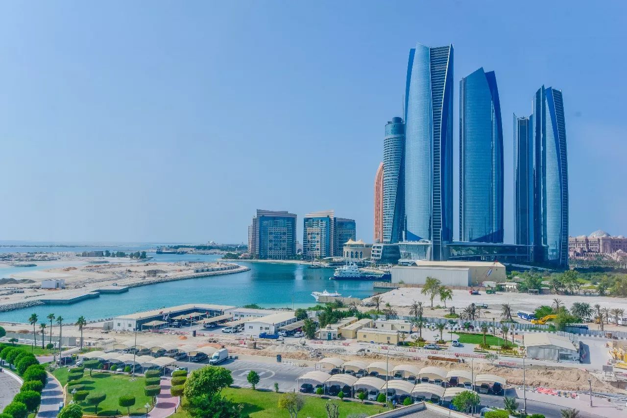 迪拜的富人区和贫民区照片对比,迪拜一个盛产土豪的国度