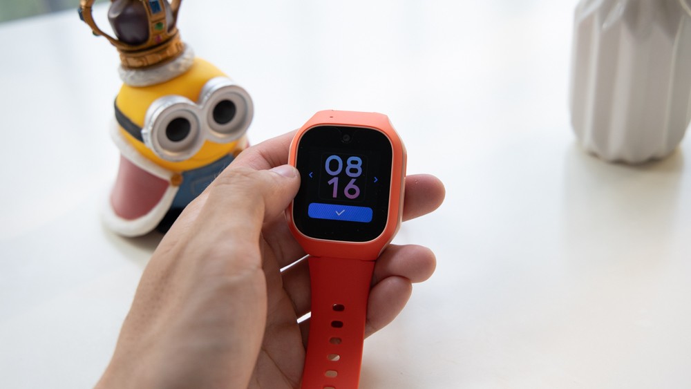 支持微信qq的儿童电话手表,米兔6c儿童电话手表有游戏吗