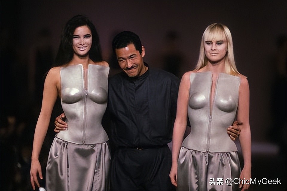 三宅一生是传奇,乔布斯三宅一生黑色上衣从哪买