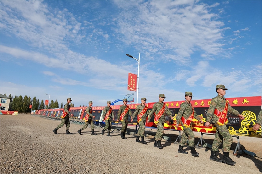 榜样在身边温暖在心间,榜样在身边铿锵玫瑰