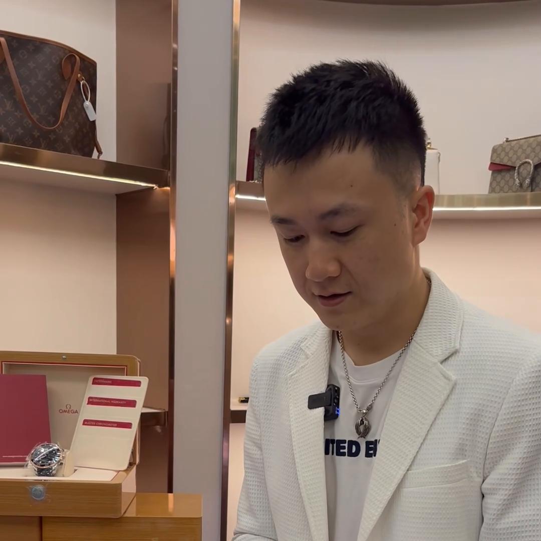 一万多能买什么奢侈品,万国最值得买的一块表