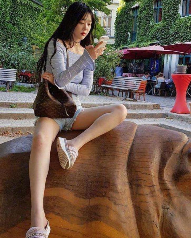 林心如陷入凸点疑云,下面几位女星更夸张,网友直呼扛不住。