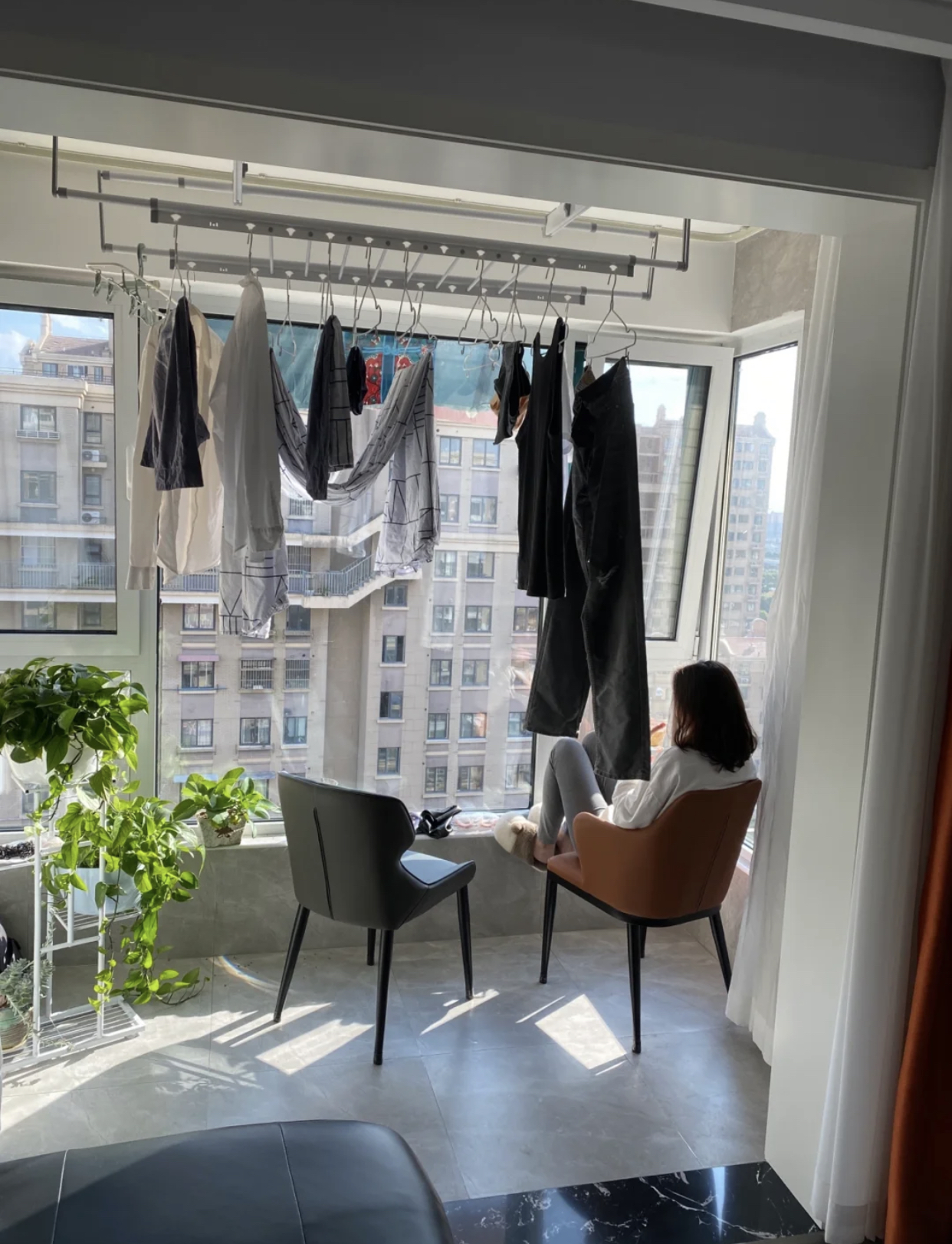 阳台推拉门还是不拆好,阳台装推拉门和不装推拉门的区别