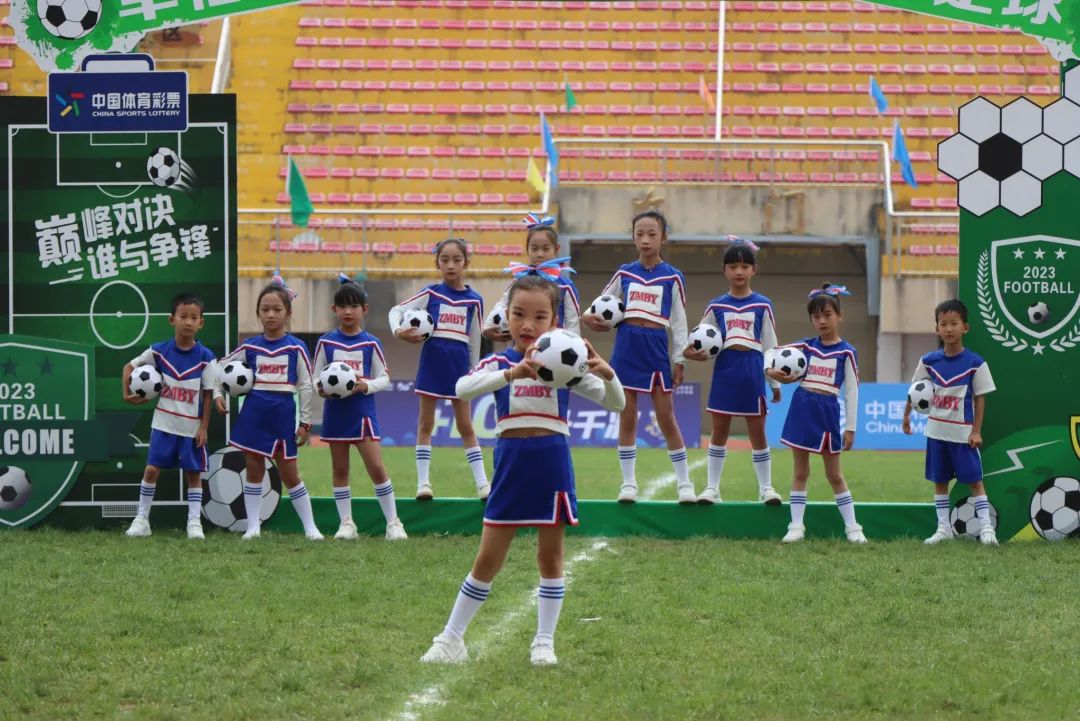 足够精彩栏目,足够精彩足球海报