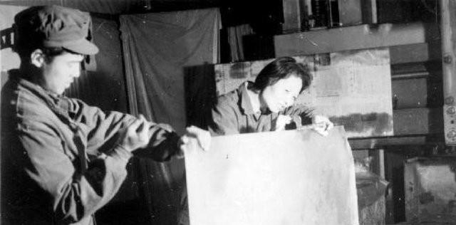 毛主席水晶棺：历时10个月完成，纯度99.9999%，3个工厂合力完成