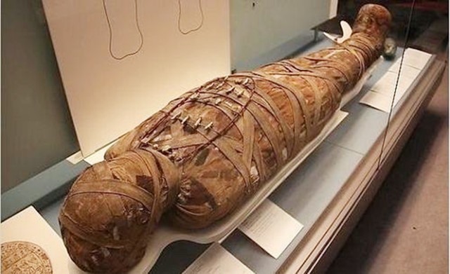 新疆挖出清代干尸,尘封16年的尸骨被挖出