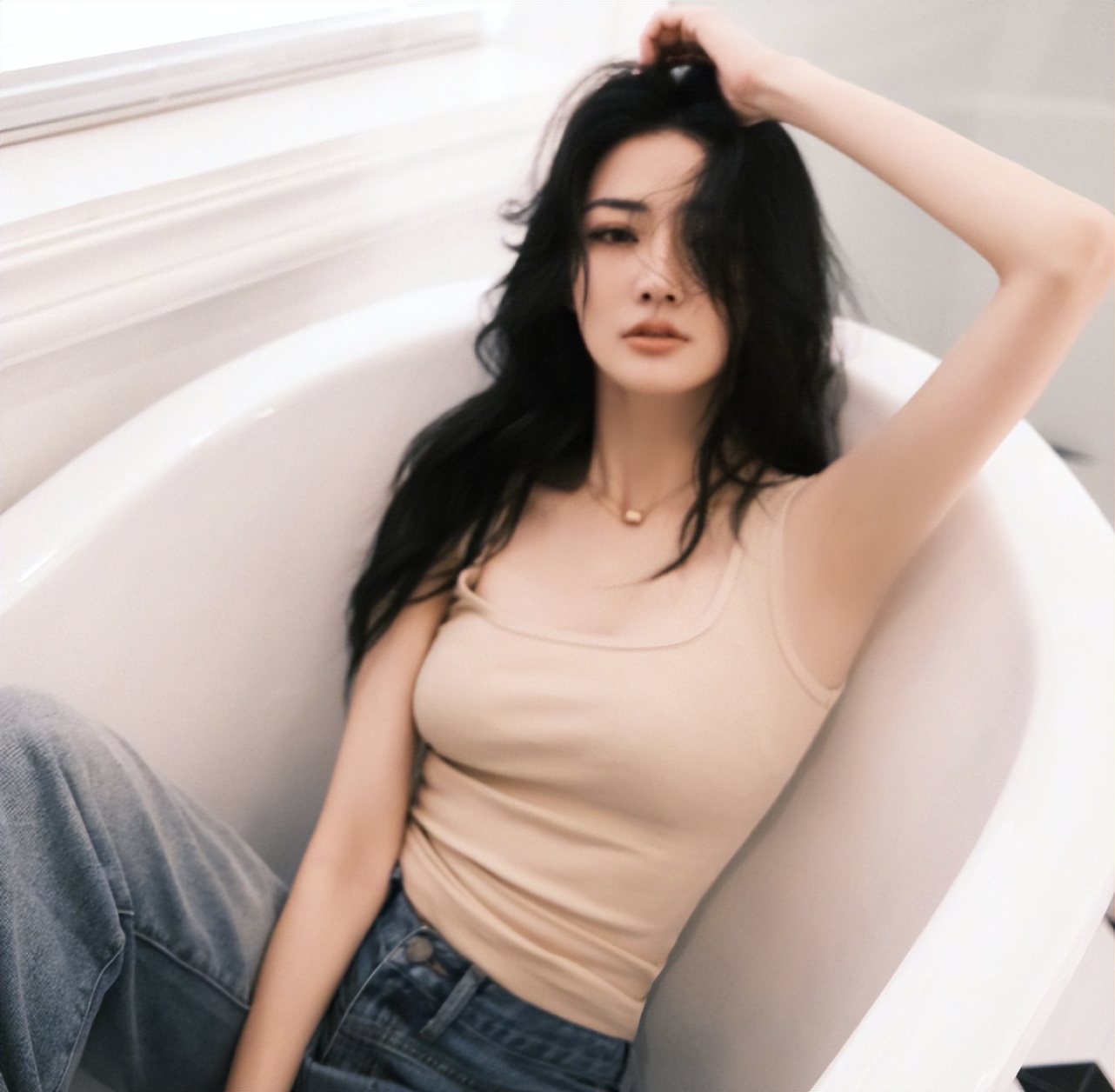 徐璐瘦的照片,徐璐抬头纹