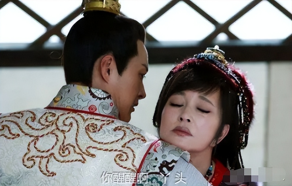 明明“徐娘半老”，却非要“尬演少女”，这4位女明星脸不红吗？