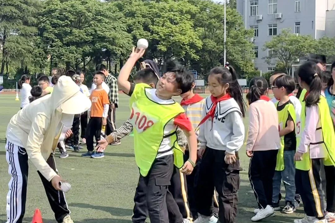 泰州中小学足球联赛,泰州智堡实验学校校运会接力赛