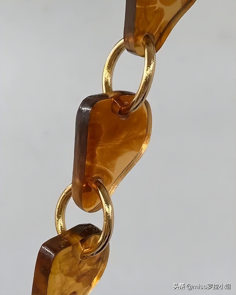 袁咏仪买名牌包包,袁咏仪同款小包