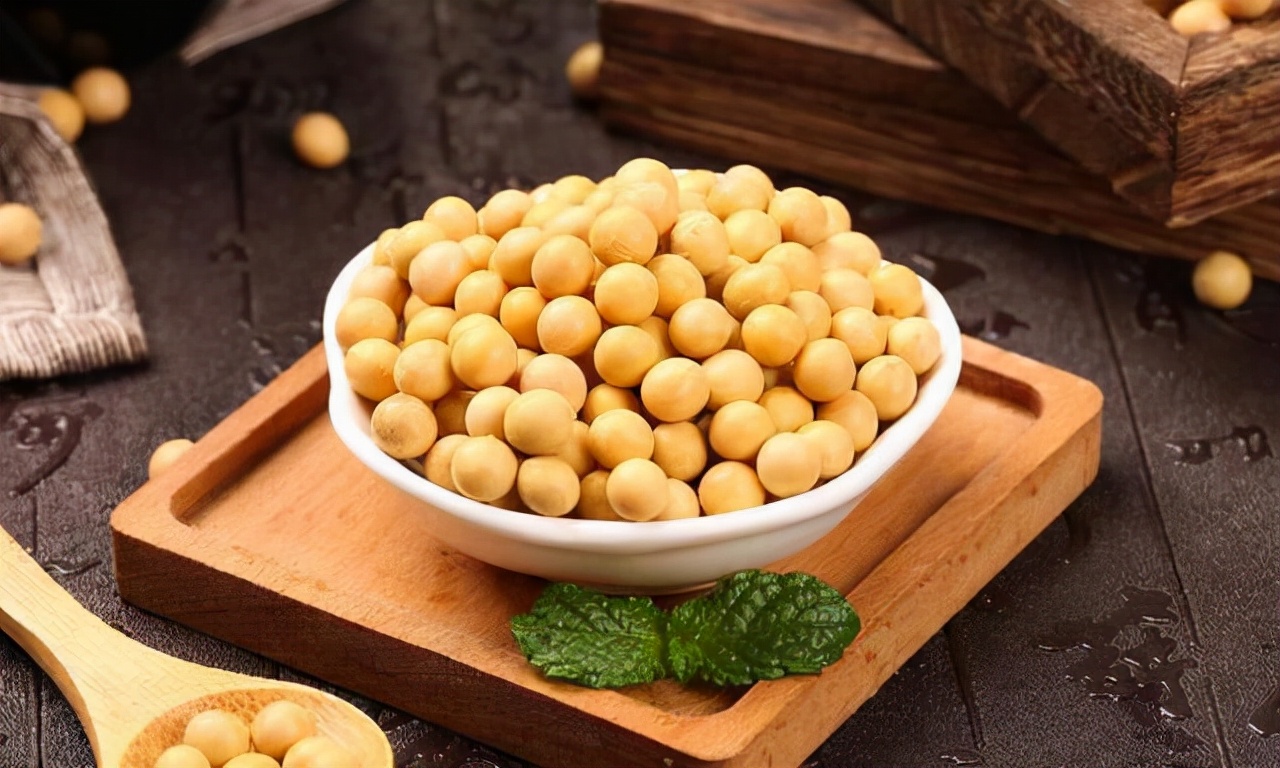 老年人缺蛋白质吃什么补得快,老年人蛋白质如何通过食物摄取