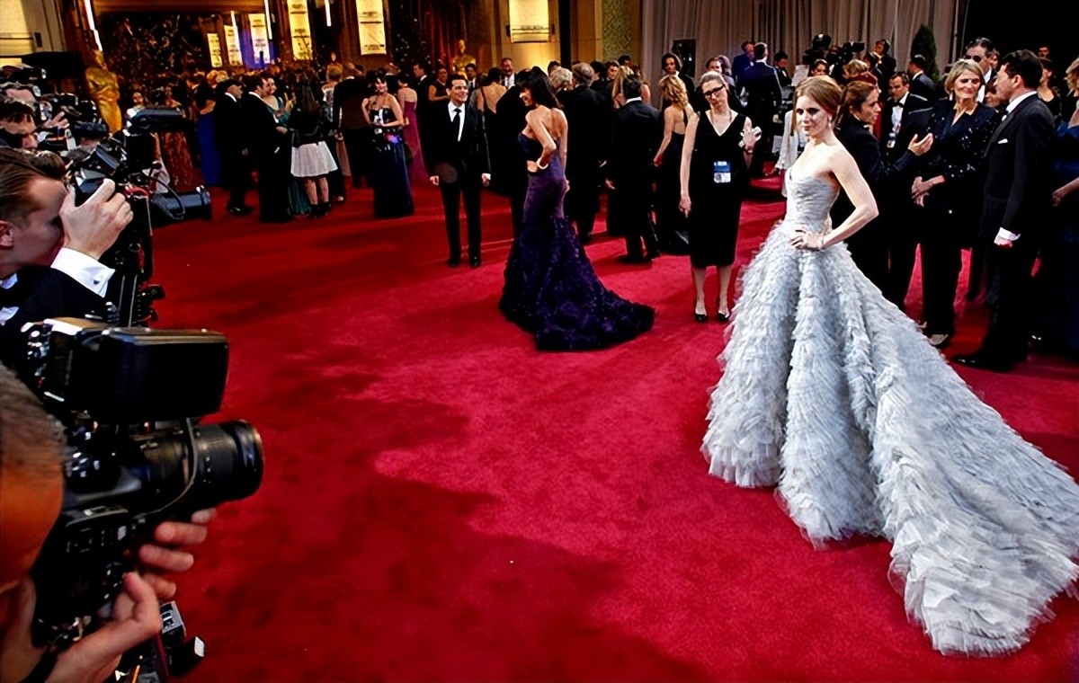 奥斯卡2024颁奖杨紫琼,奥斯卡最佳女主角颁奖杨紫琼