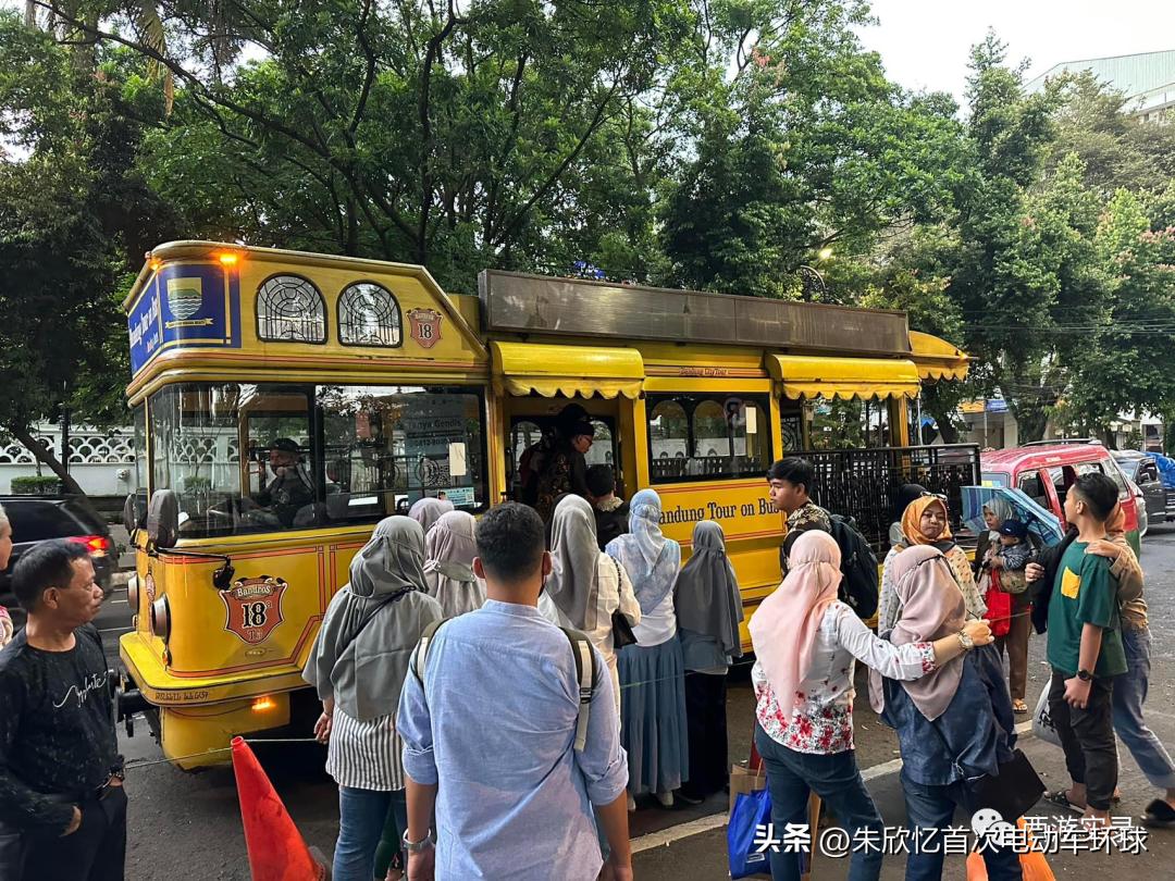 印尼进口中国火车车厢,印尼火车与高铁不一样