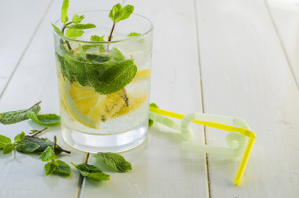 薄荷有收缩毛孔作用吗,绿茶薄荷可以蒸脸吗