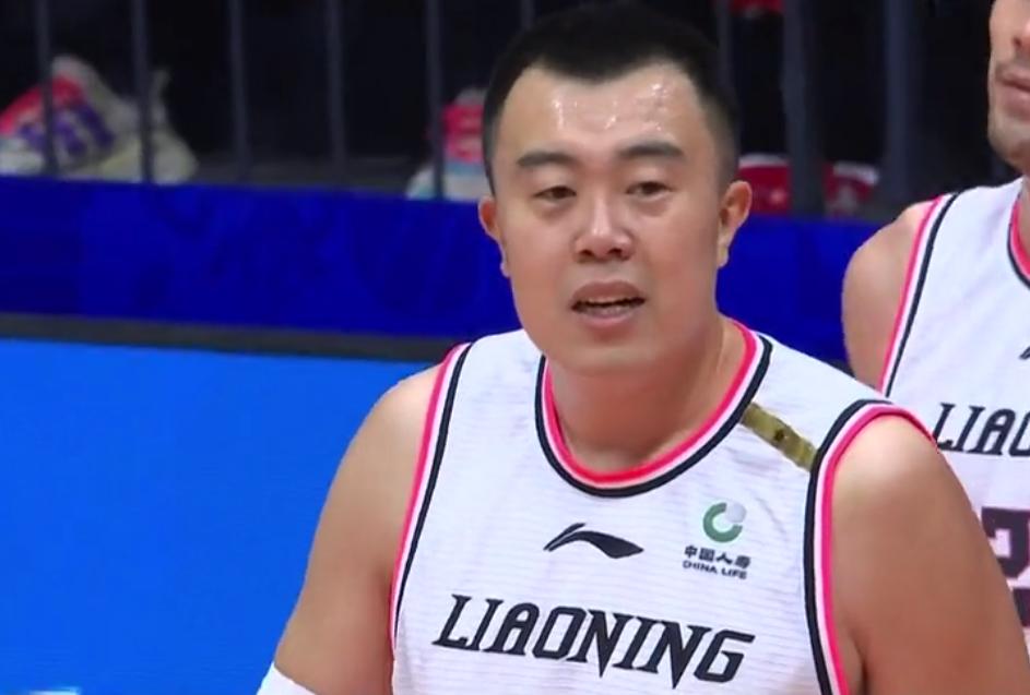 cba易建联韩德君对位,韩德君cba十佳球