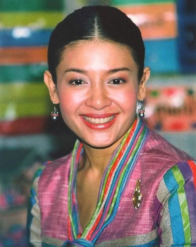 泰国提帮功王子18岁生日情况,泰王14岁提帮功难当大任