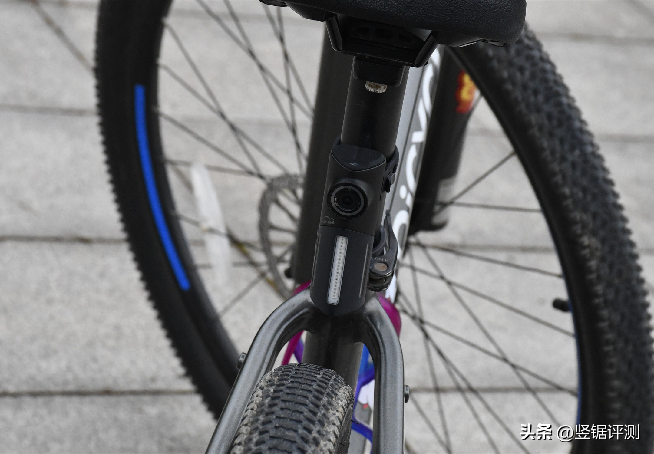 迈极炫dv尾灯测评,骑行装备公路车尾灯