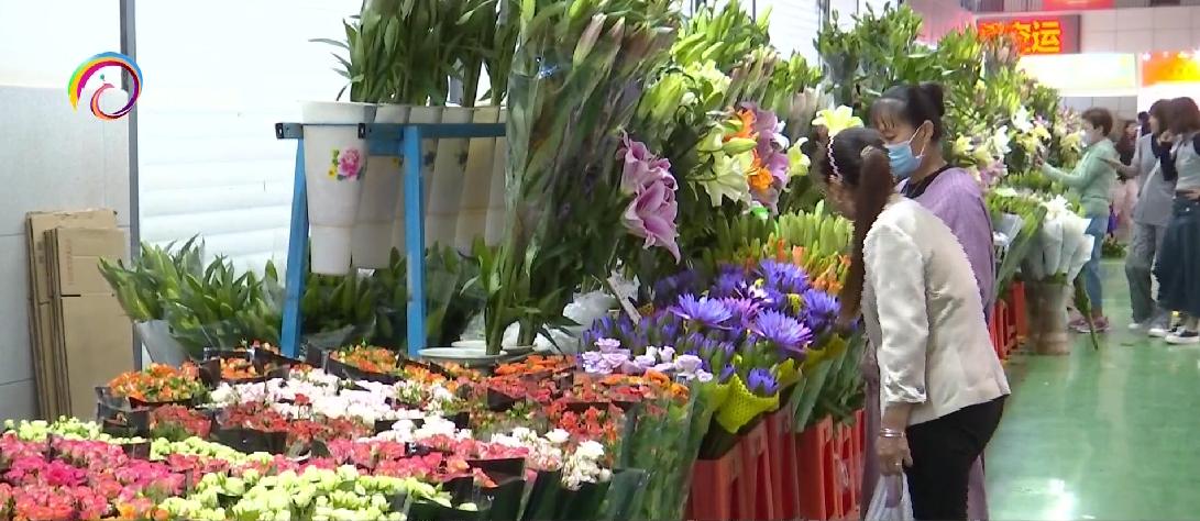 价格腰斩！斗南鲜花销售进入淡季，商户降价销售！